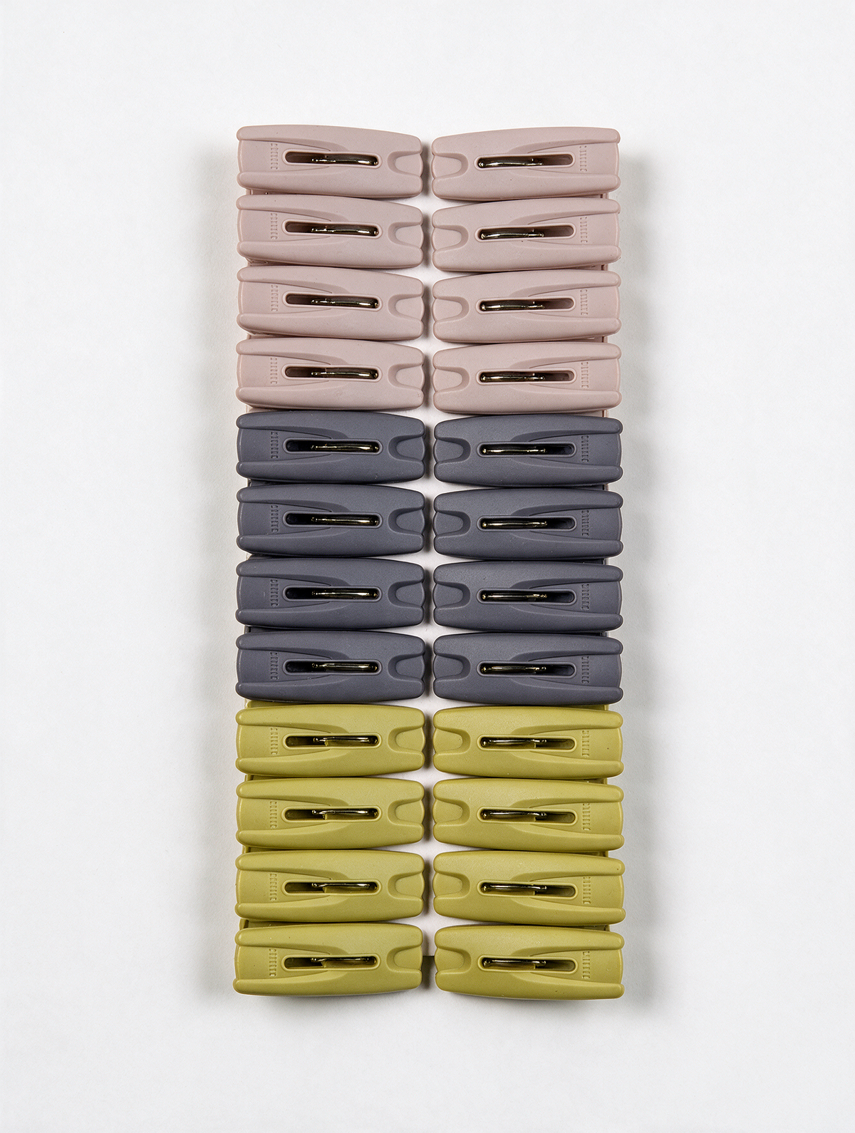 24-piece classic laundry clothes peg set on white background