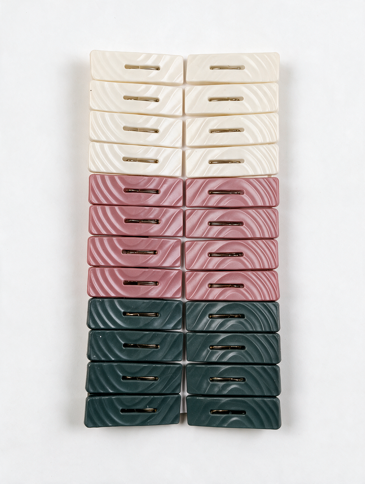 24-piece wave-texture laundry clothes peg set on white background
